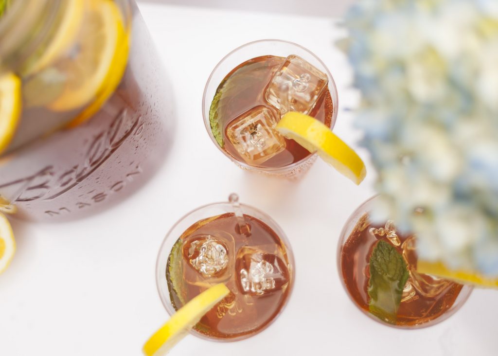 Keep cool this summer with these five mouth watering recipes for Iced Tea on the blog | Tableluxe.com/luxe-society